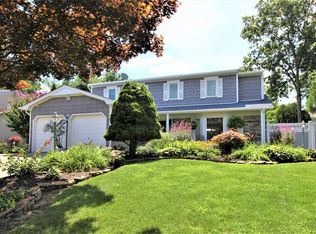 18 Lowery Ave, Lake Grove, NY 11755