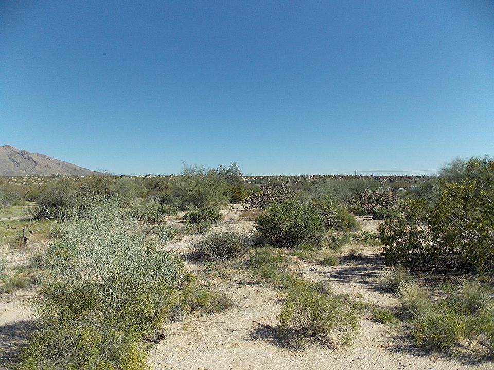 2nd image of 0 N La Cholla Blvd