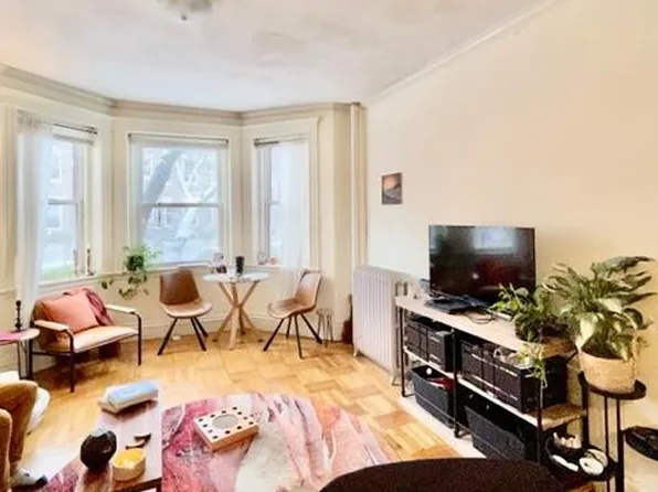 38 Queensberry St, Boston, MA