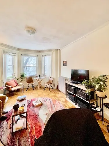 38 Queensberry St #8 Photo 1