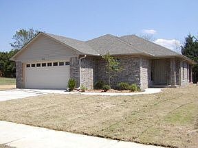 2nd image of 2310 Linda Ln