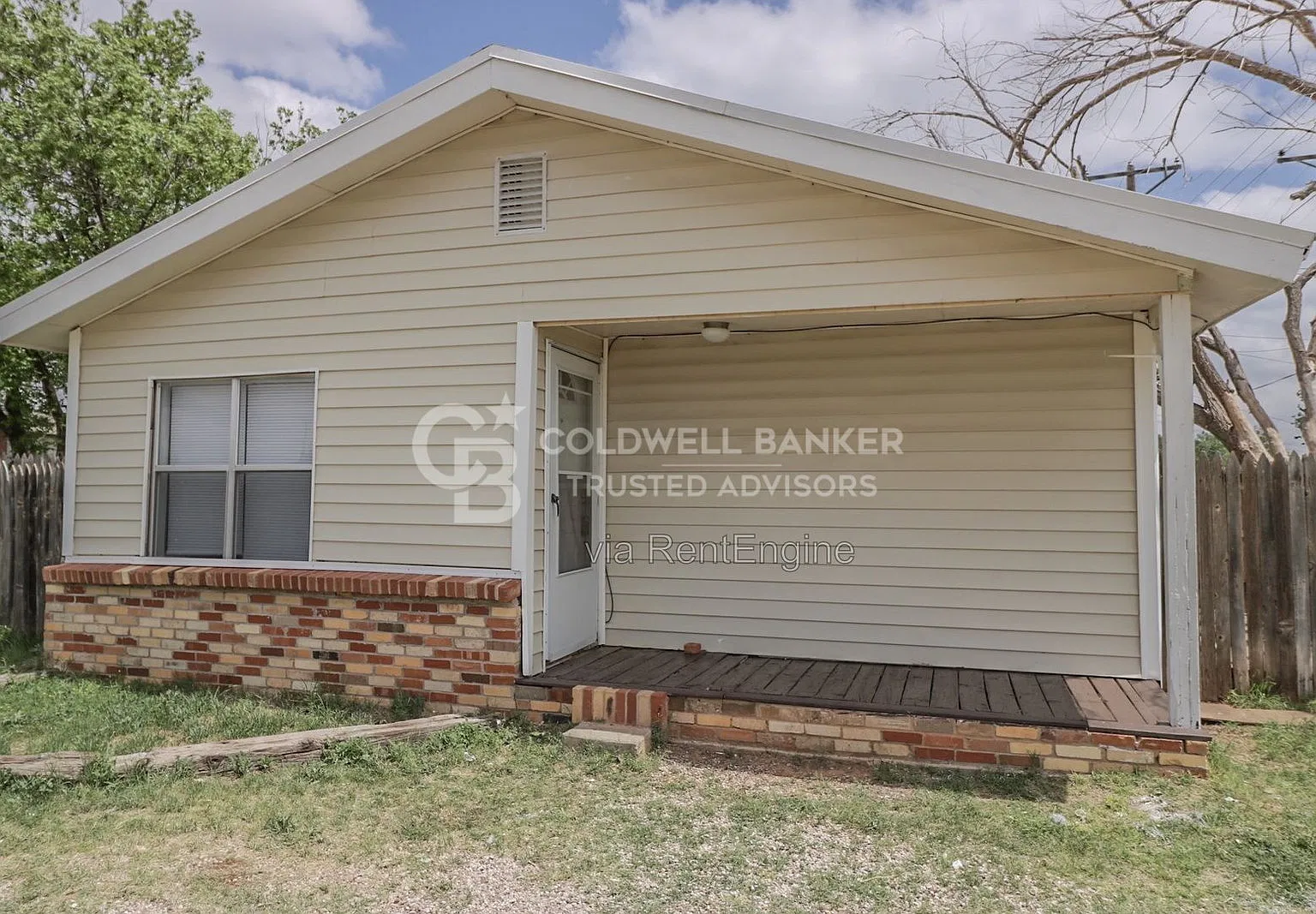 2 bed, 1.0 bath, 1064 sqft, $925 — Photo 1