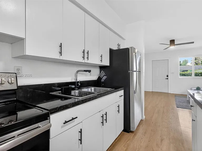 1003 NE 110th St #1003 — Photo 10