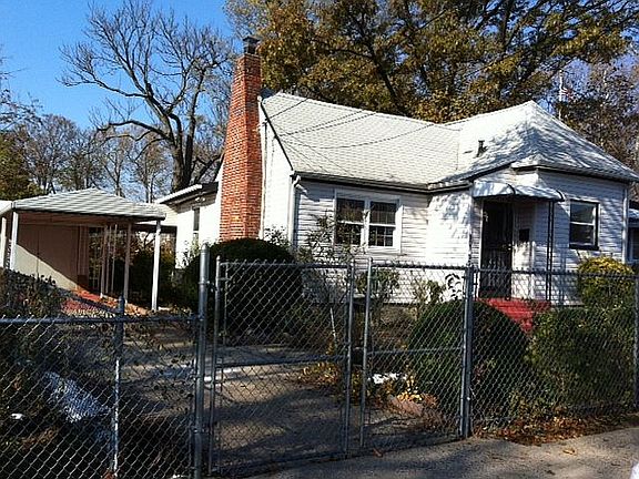 3rd image of 10706 Monterey St