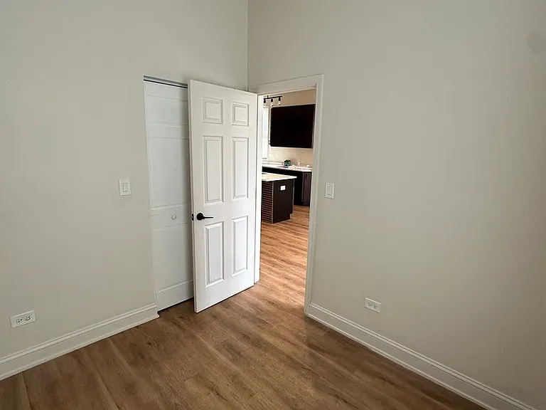 6613 S Vernon Ave #2 — Photo 6