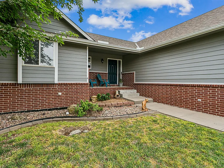 864 S Sunset Cir — Photo 3