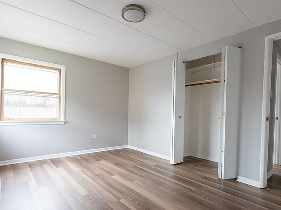 5th image of 10935 S Lloyd Dr APT 3A