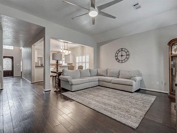 3rd image of 23106 Oxbow Trl