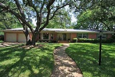 2nd image of 3006 Pecan Dr