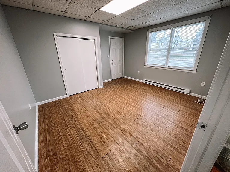 604 S Broadway — Photo 2