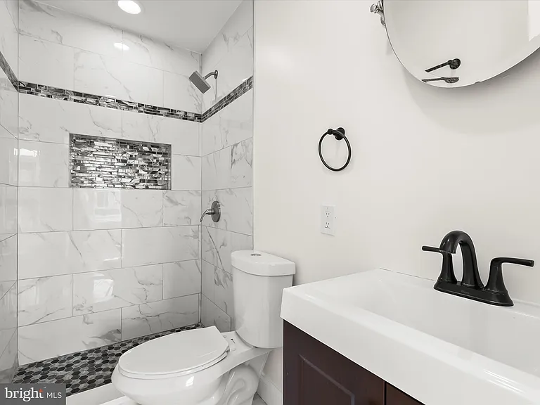 404 N Robinson St — Photo 26