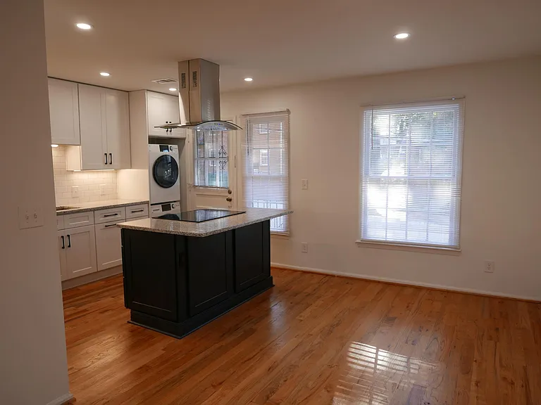 139 E Hill St #38 — Photo 3