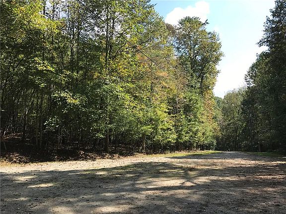 Cul-de-sac corner lot 