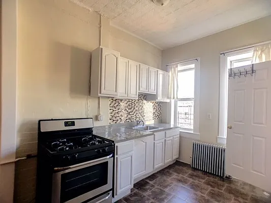 Rented by Compass | media 14