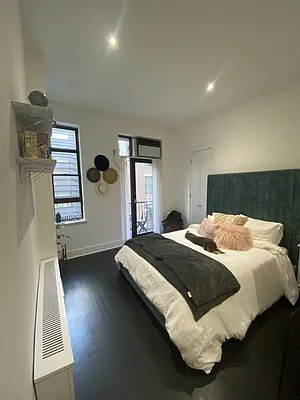 Rented by NY Living Solutions | media 17