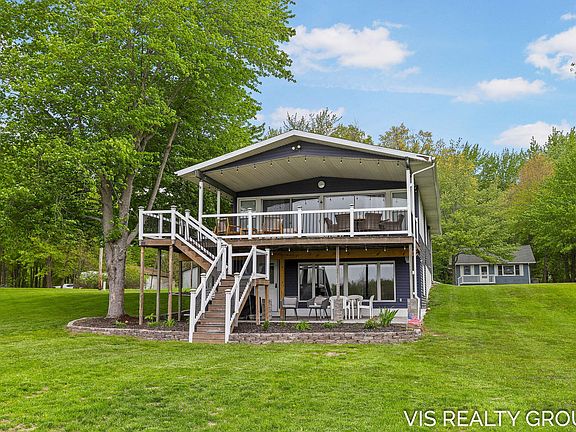 2nd image of 46611 Vine Ave