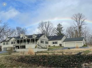 1060 Hidden Ridge Ln, Dayton, OH 45459
