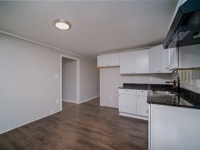 2017 Redwood Cir — Photo 37