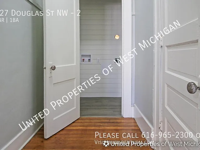 827 Douglas St NW #2 — Photo 9