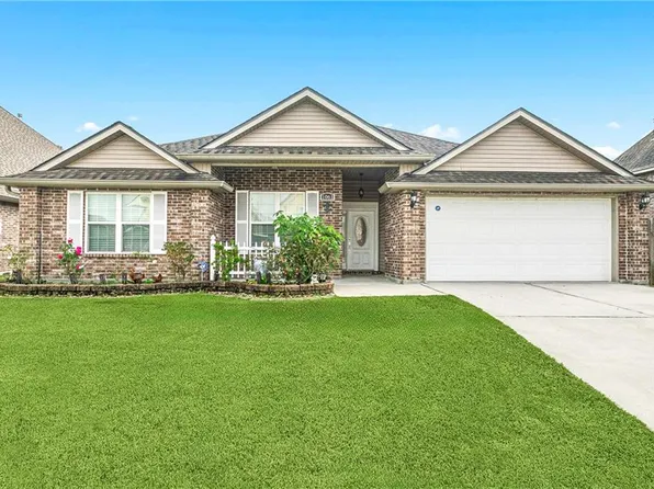 1061 Burgess Dr, Marrero, LA 70072