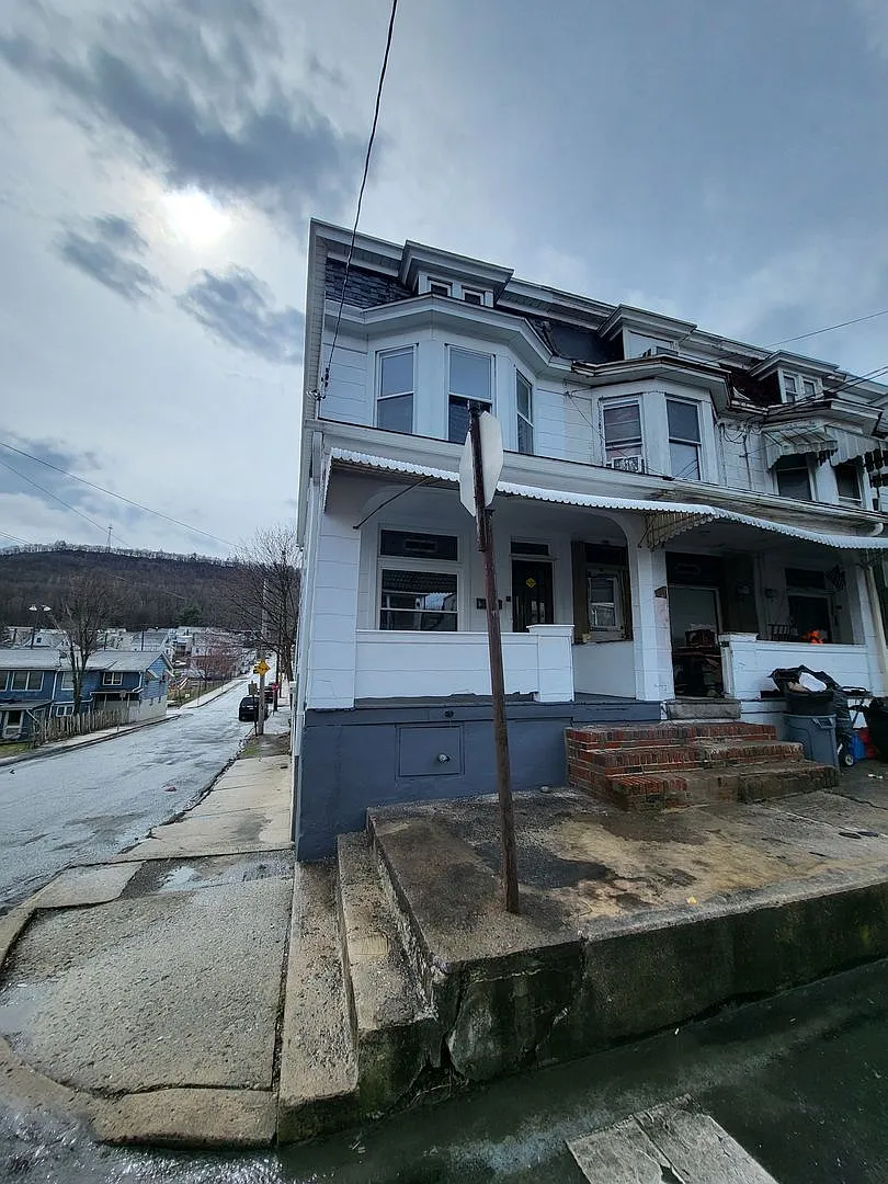Spacious 3-Bedroom, 1-Bath Home for Rent in Tamaqua, PA — Photo 1