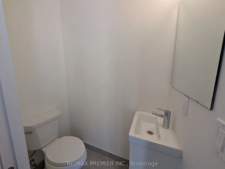 11 Steckley House Ln #409 — Photo 5