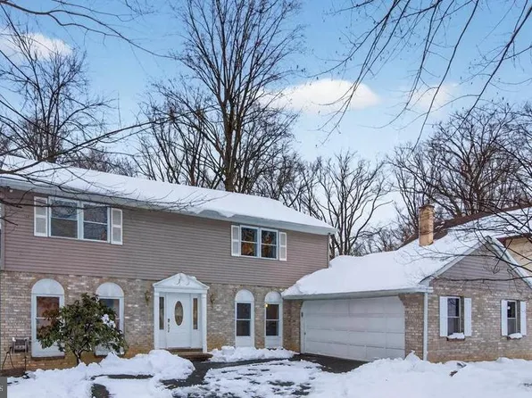 701 Bridgeview Rd, Feasterville Trevose, PA 19053