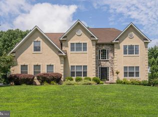 1 Stevens Ct, Lafayette Hill, PA 19444