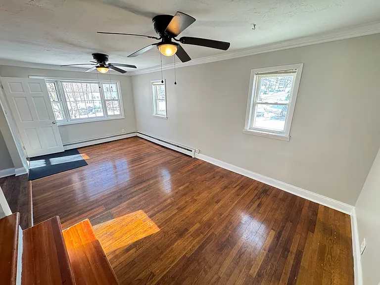 1547 Liberty St — Photo 2
