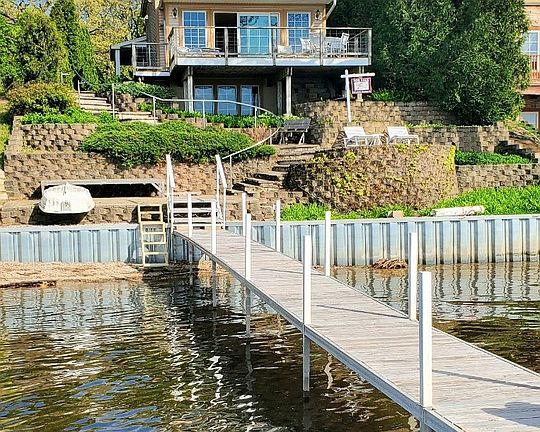 3rd image of 140 Eagle Point Rd