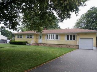 68 Schwin Dr, Clark, NJ 07066