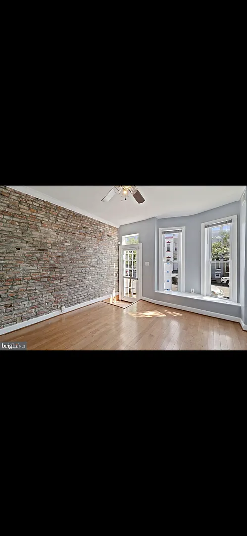 3 Bedroom 2 Bath Rowhome — Photo 1