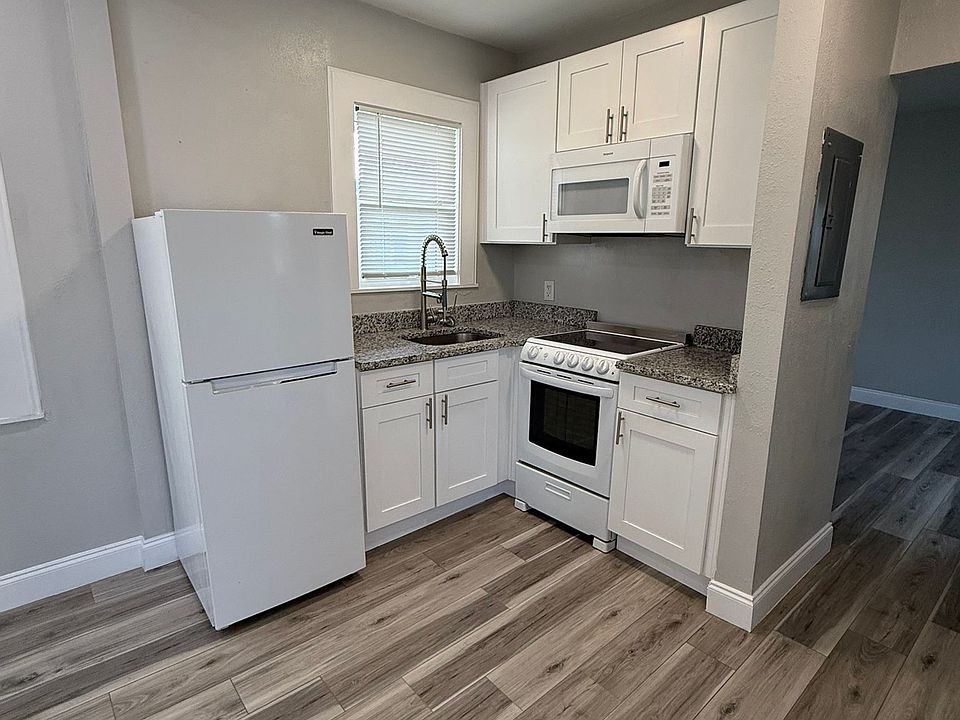 1st image of 14 21st St N #17626400