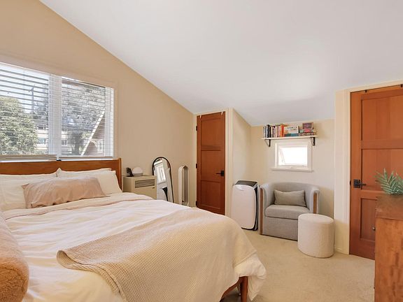 3rd image of 1434 Laguna St #B