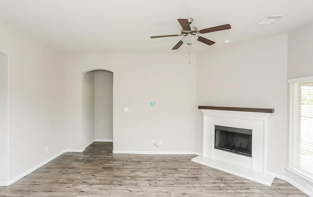 4 bed, 3.0 bath, 2206 sqft, $2,630 — Photo 4