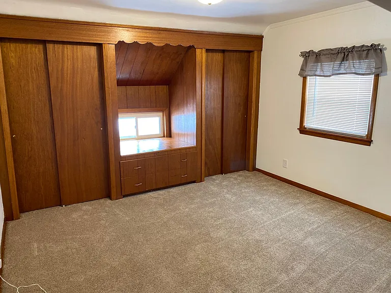 310 W Edgington St — Photo 5
