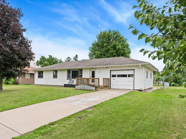 1009 W Center St, Lake City, MN 55041