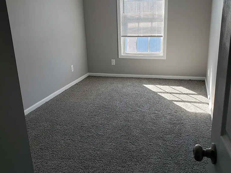 436 E Beecher St — Photo 12