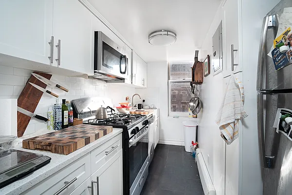 Rented by Waldstar Real Estate LLC | media 33