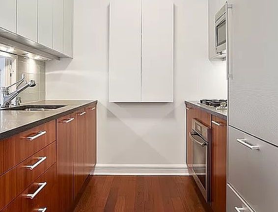 3rd image of 100 Riverside Blvd APT 7T