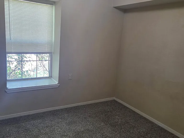 Douglas Apartments - 400 Judy Street - Heart of Branson — Photo 8