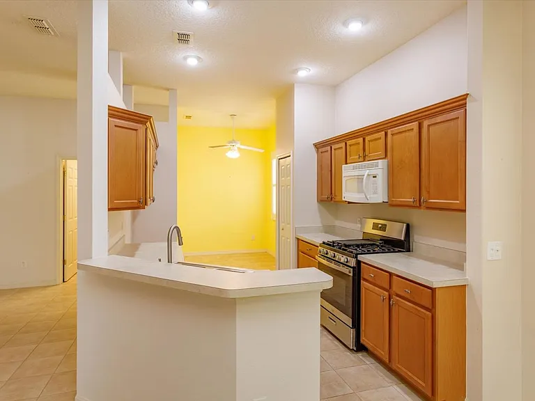 120 Crepe Myrtle Dr — Photo 4