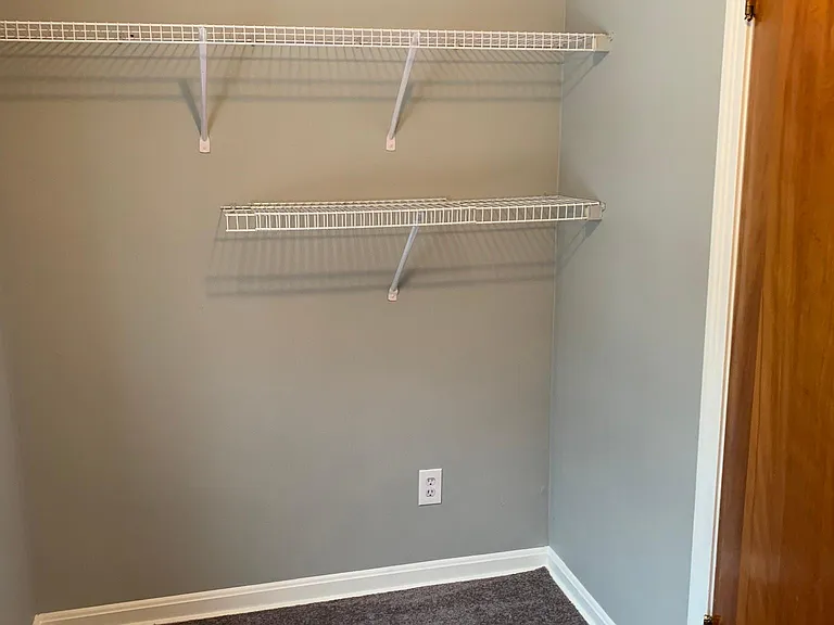 310 W Delaware Ave — Photo 21