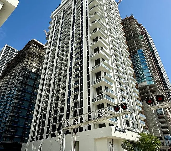 11 NE 6th St #1803 — Photo 3