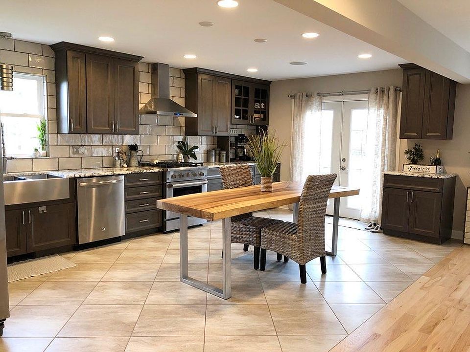 2nd image of 10024 Winter Green Dr