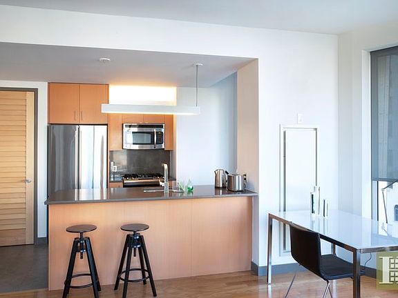 2nd image of 8 Spruce St APT 10B