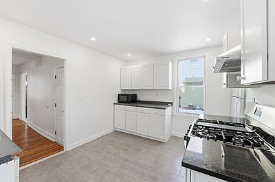 5th image of 39 Fairmont St #1