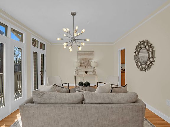 5th image of 923 Gracie Way