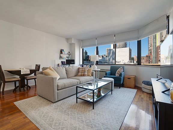 3rd image of 330 E 75th St APT 14K