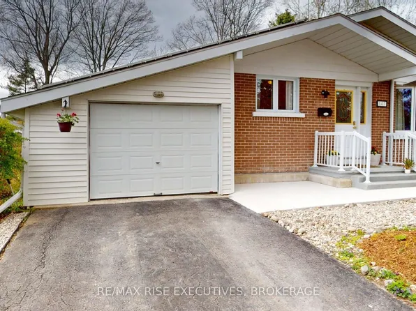 147 Braemar Rd, Kingston, ON K7M 4B7